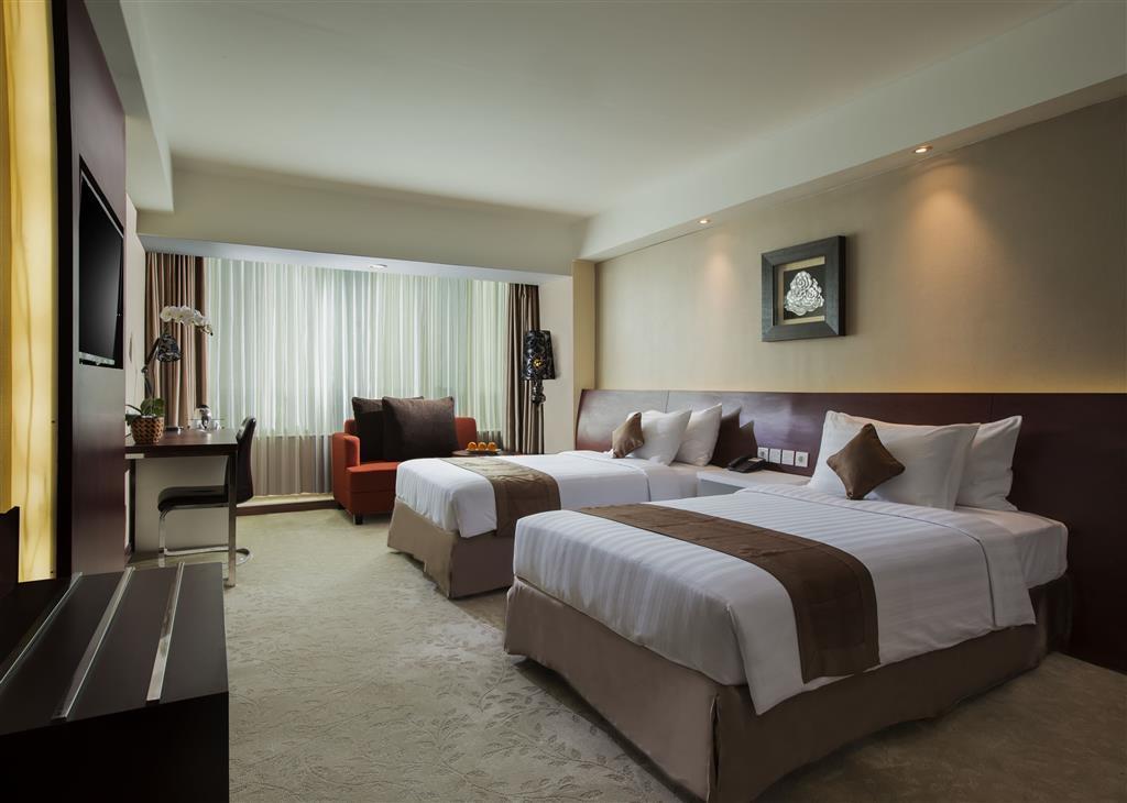 The Alana Yogyakarta Hotel And Convention Center Sleman  Exterior photo
