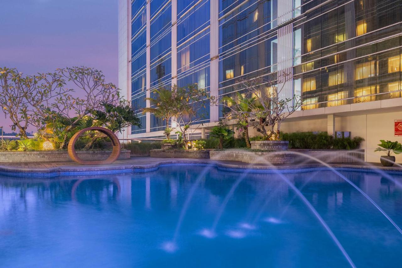 The Alana Yogyakarta Hotel And Convention Center Sleman  Exterior photo