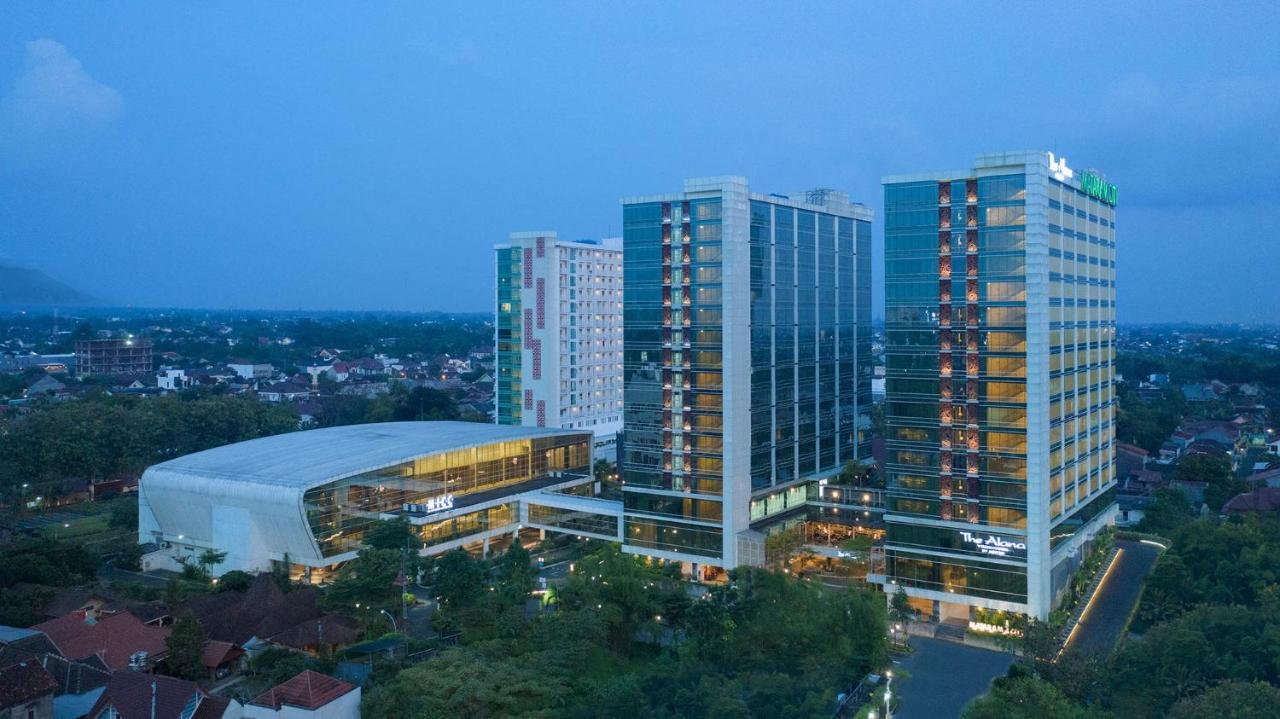 The Alana Yogyakarta Hotel And Convention Center Sleman  Exterior photo