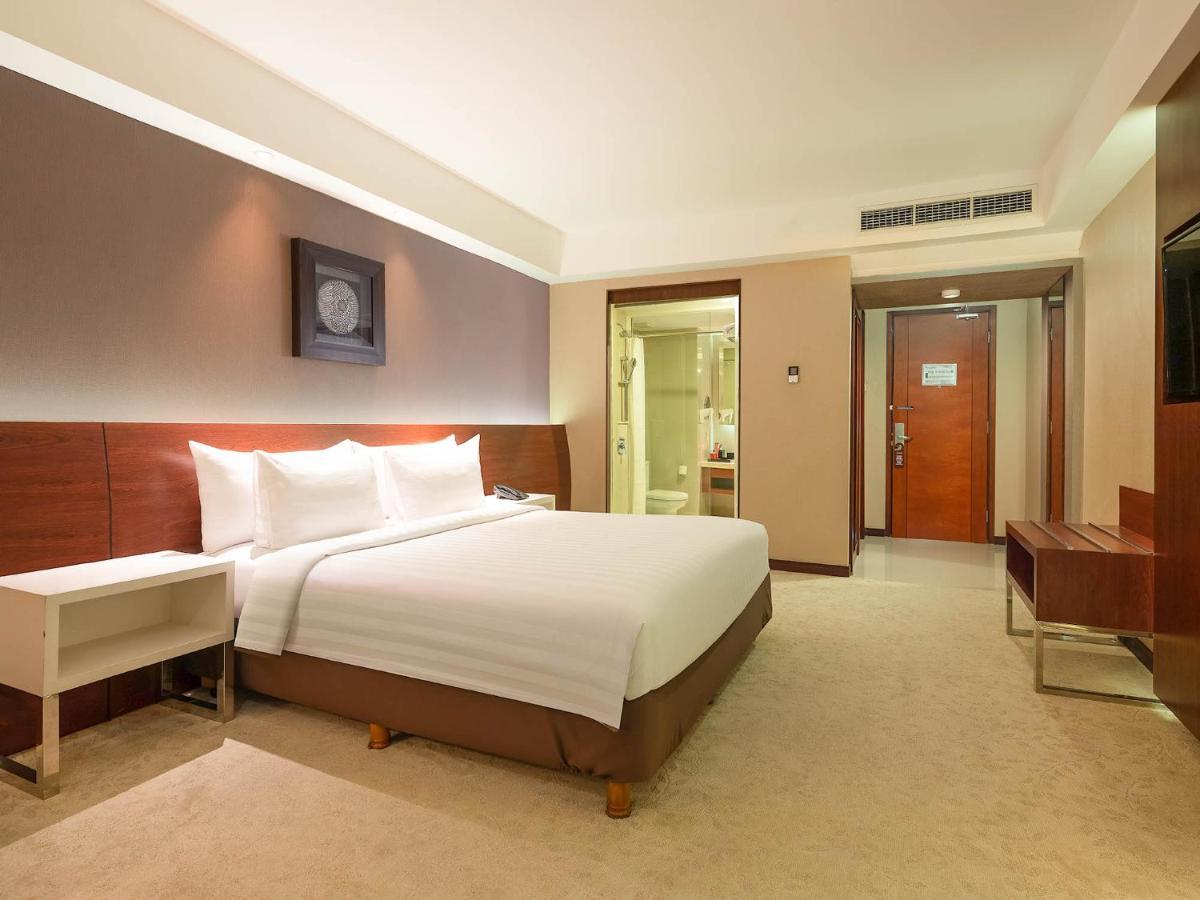 The Alana Yogyakarta Hotel And Convention Center Sleman  Exterior photo